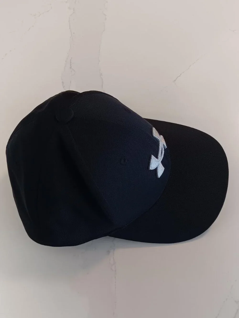 UNDER ARMOUR Kids Baseball Caps Bundle of 2 Black and Red Stretch Fit